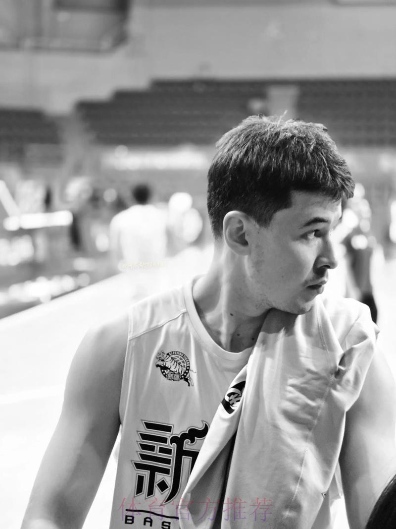 新疆vs江苏大名单:阿不都沙拉木、庞峥麟出战,吴冠希在列 新疆vs江苏大名单:阿不都沙拉木、庞峥麟出战,吴冠希在列